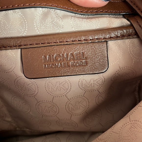 Michael Kors Pocket Book - Picture 4 of 9